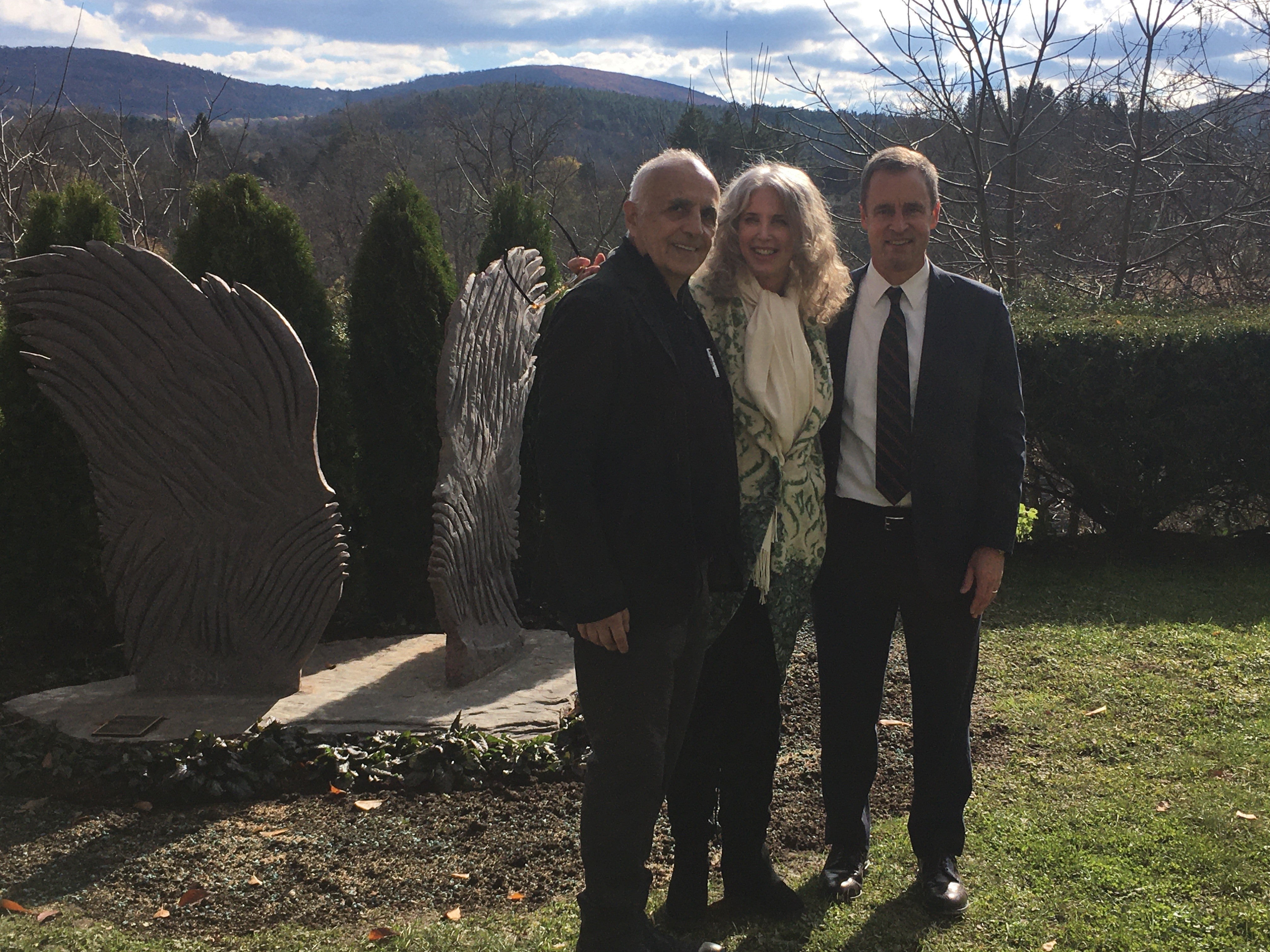 Bobby Jacobs, Elizabeth Bryan-Jacobs, and Dr. William LeCates at the sculpture event.